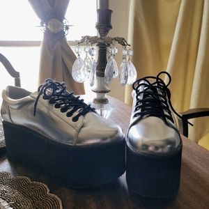 Rocket Dog Silver Platform Sneakers. Size 7.5